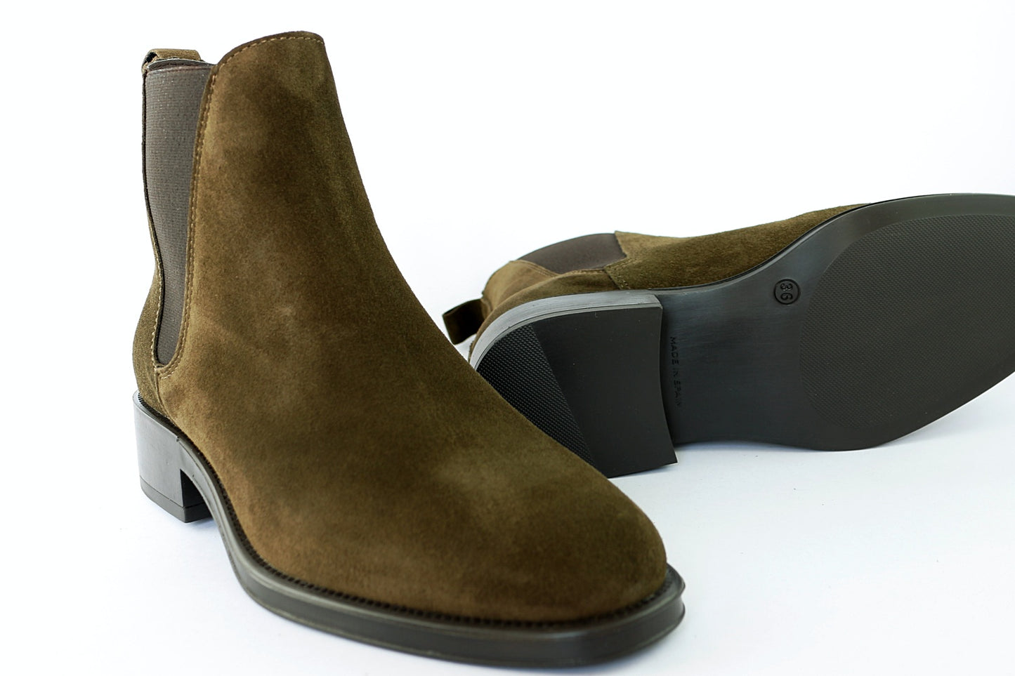 'Couture' in Olive
