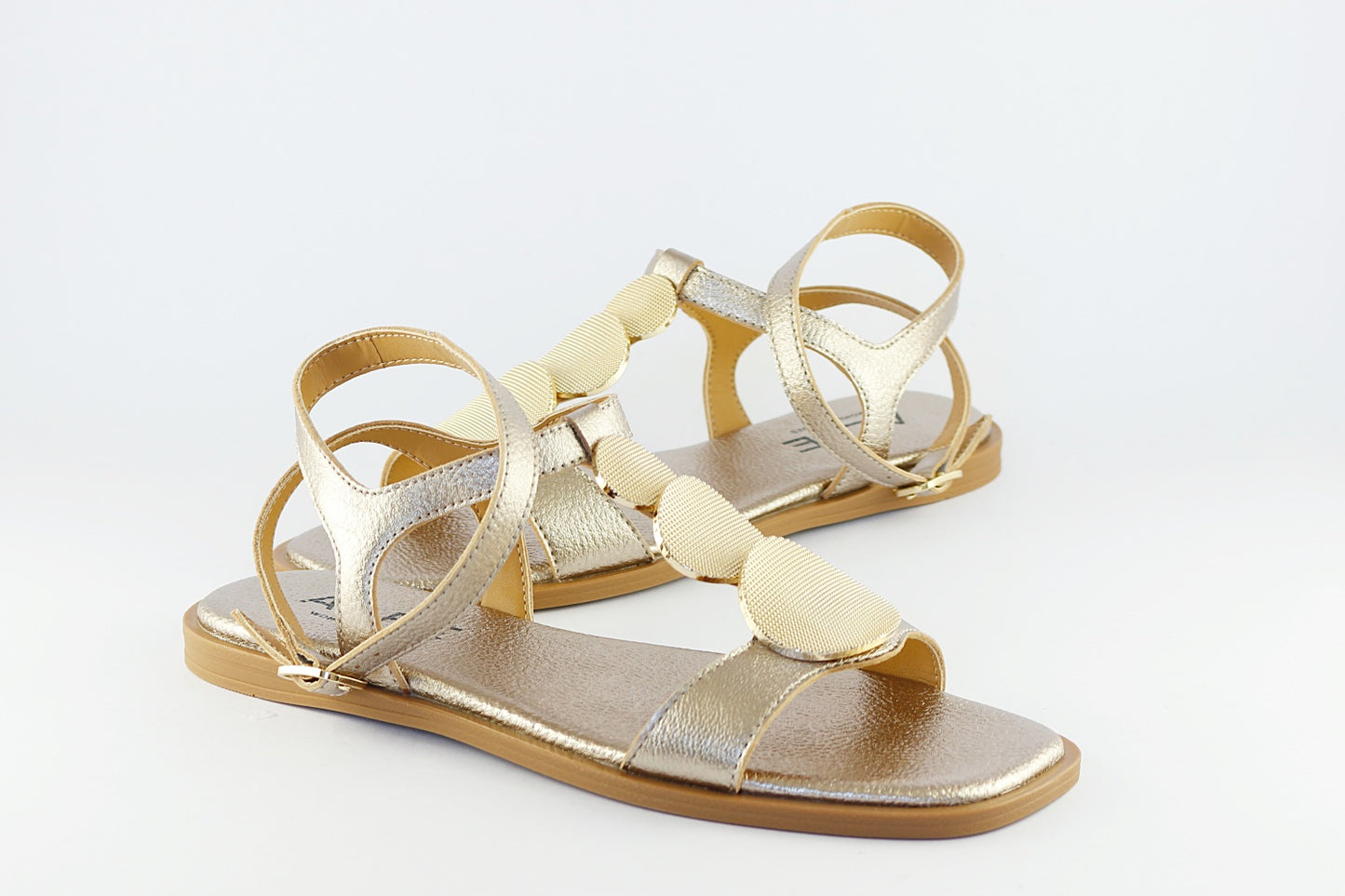 'Julie' in Champagne & Gold
