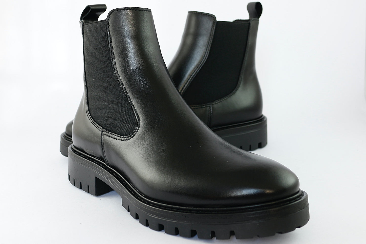 'Militare' in Black