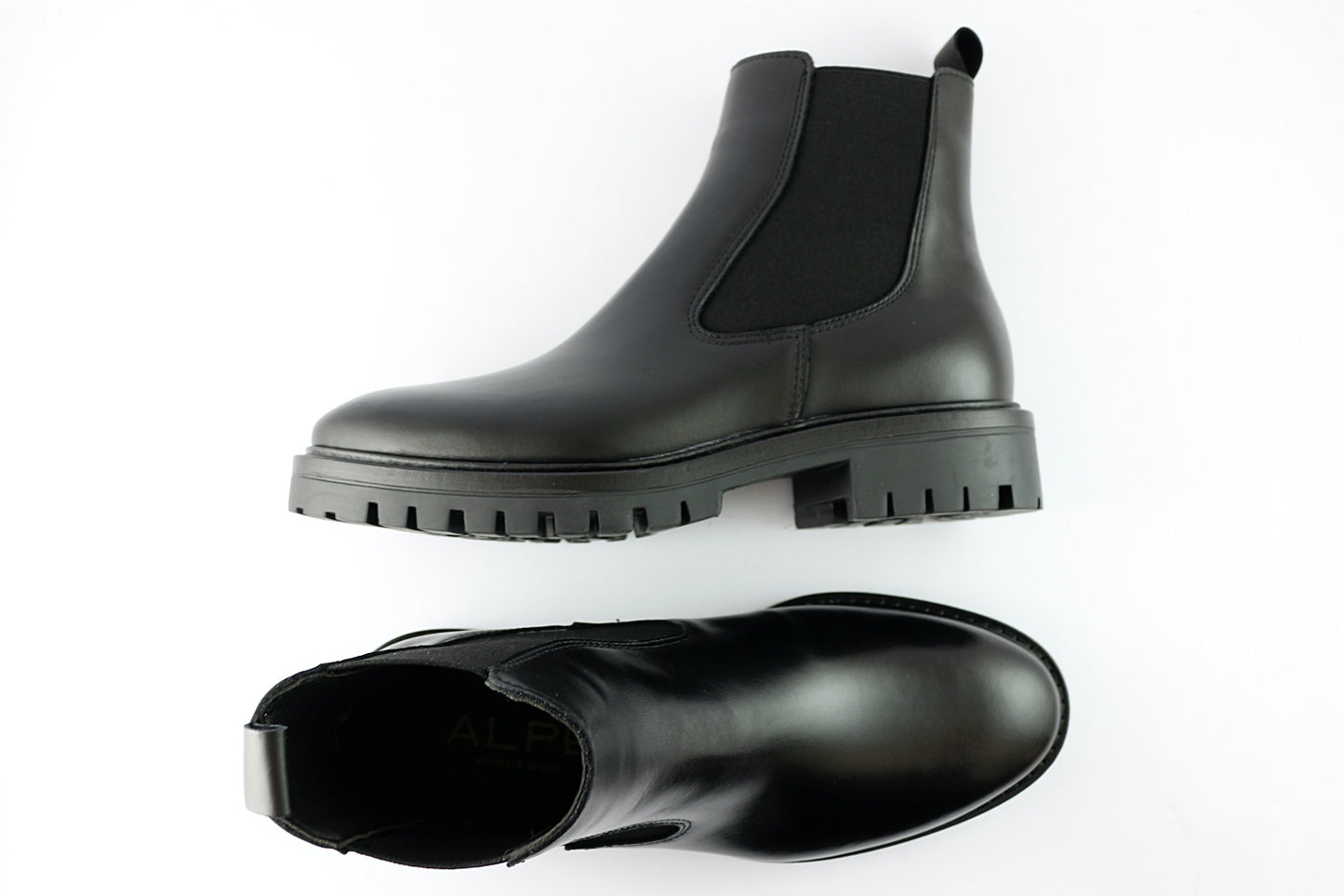 'Militare' in Black