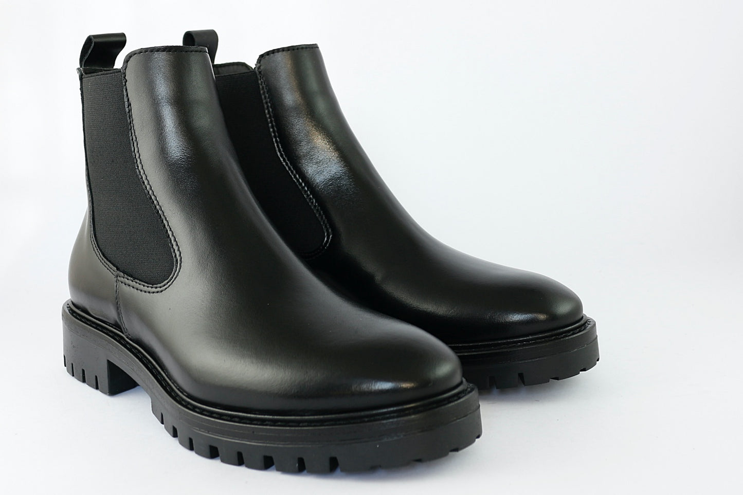 'Militare' in Black