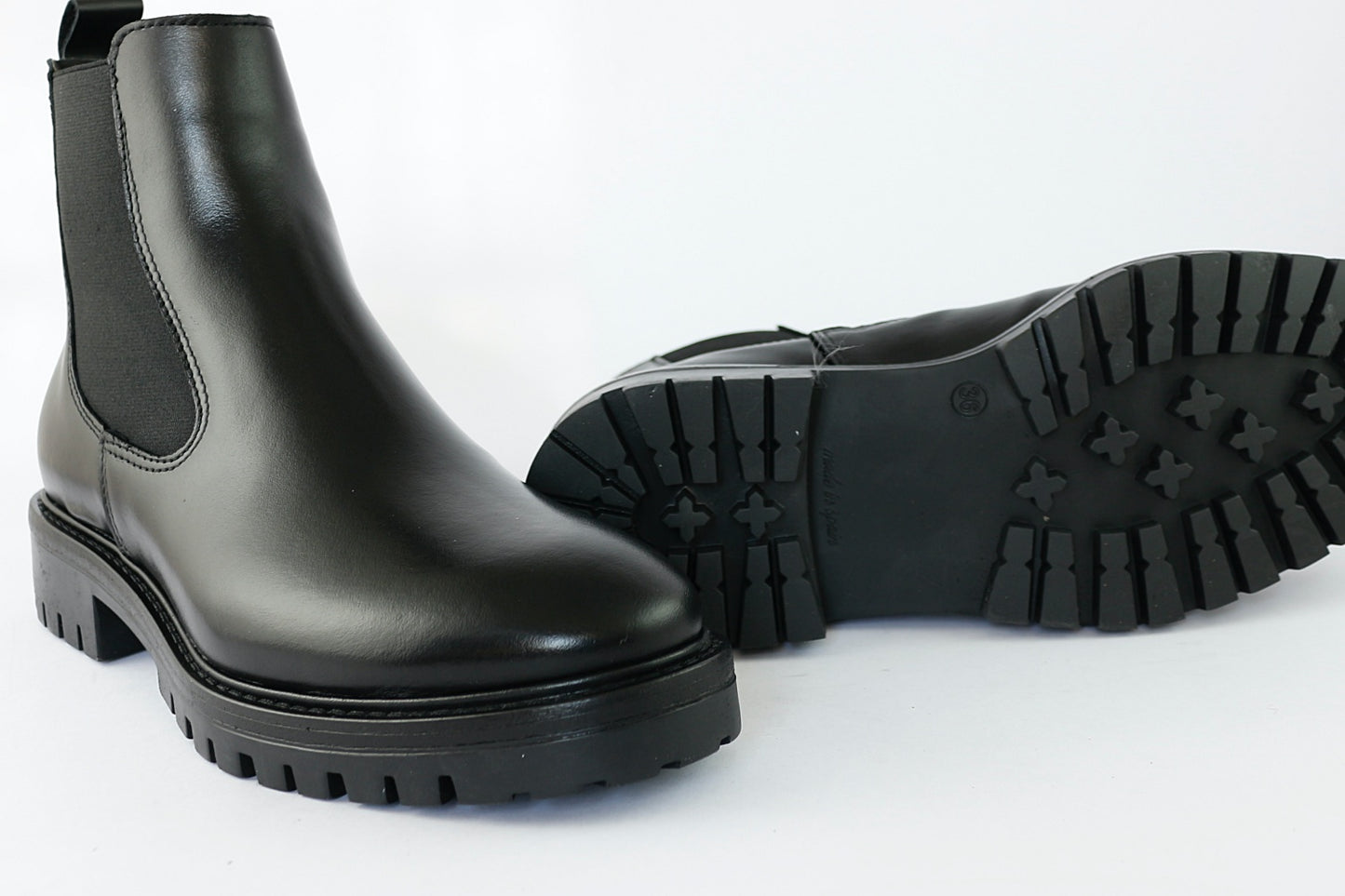 'Militare' in Black