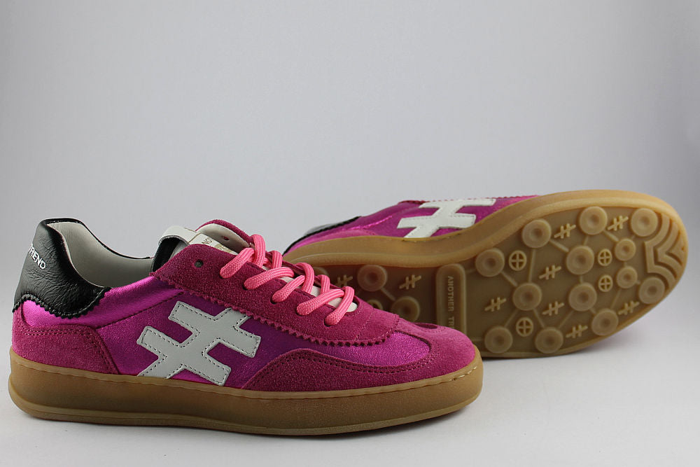 'Iconic II' in Hot Pink