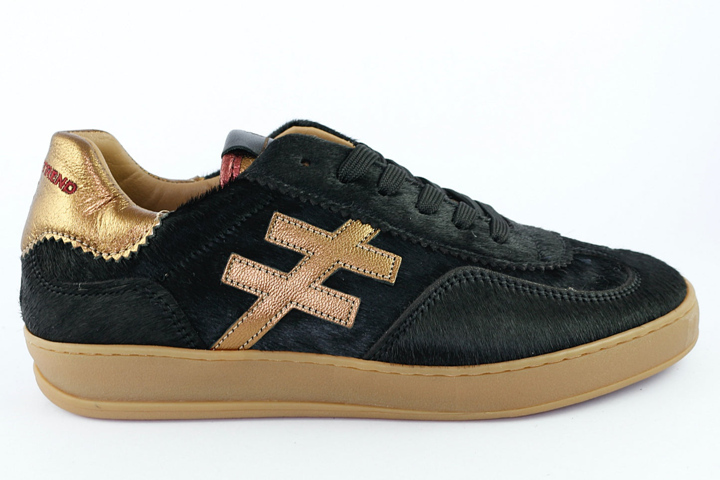 'Iconic II' in Black