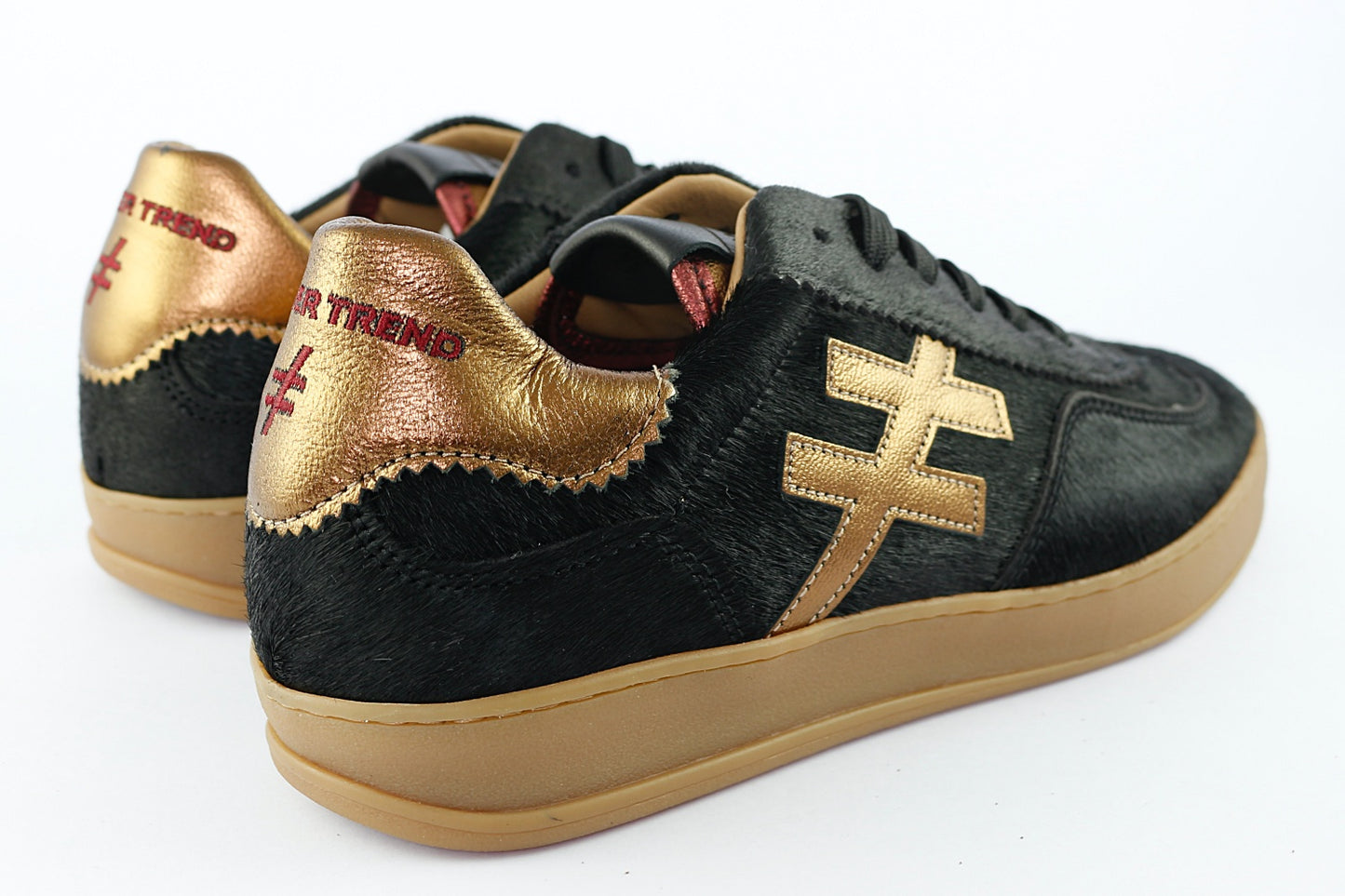 'Iconic II' in Black