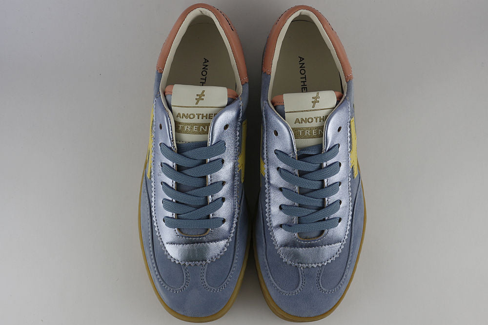 'Iconic II' in Jeans