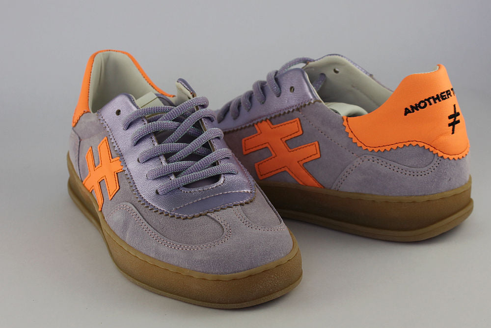 'Iconic II' in Lavender