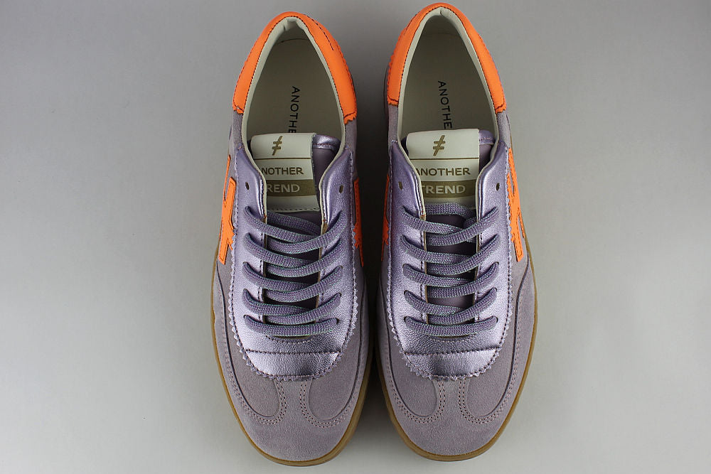 'Iconic II' in Lavender
