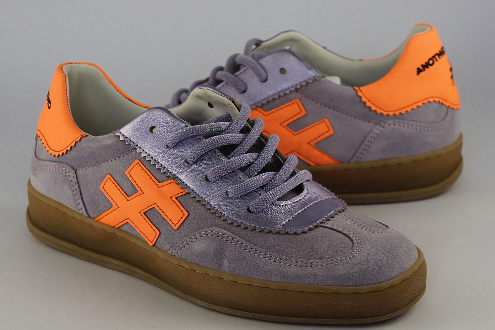 'Iconic II' in Lavender