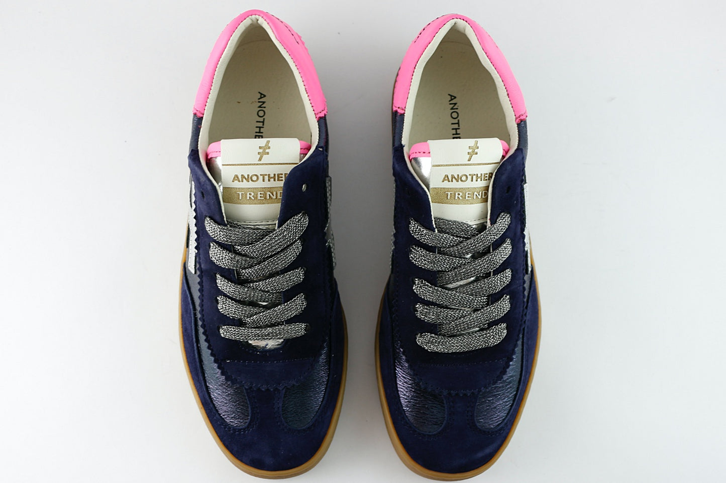 'Iconic II' in Navy