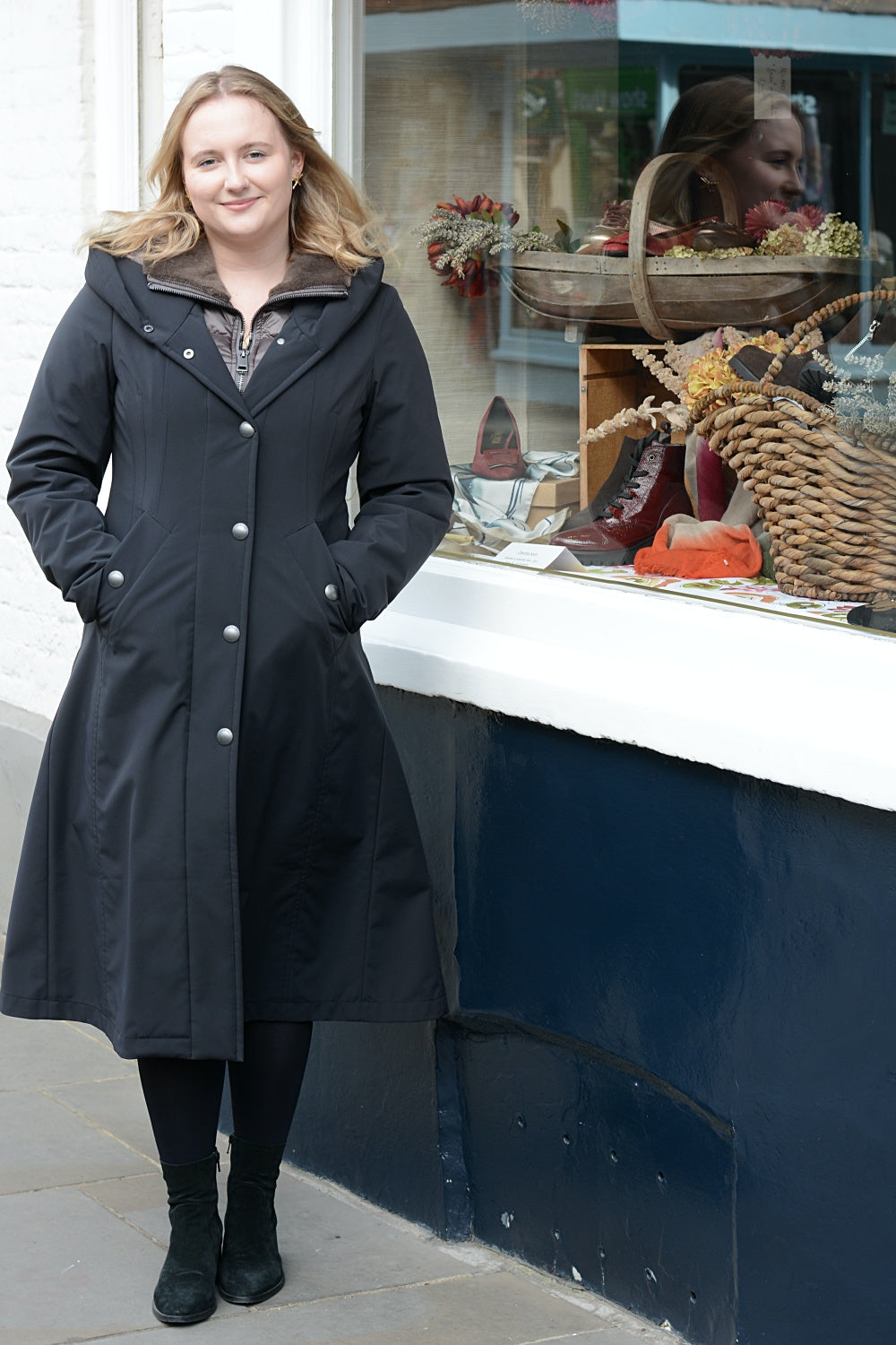 'Effie' in Black