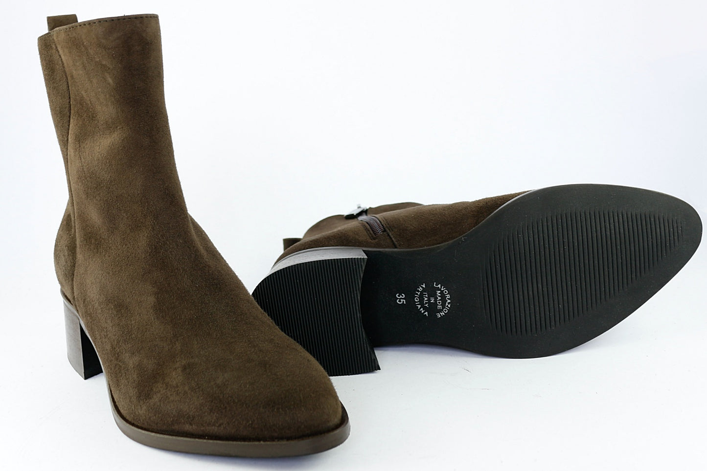 'Danielle' in Chocolate