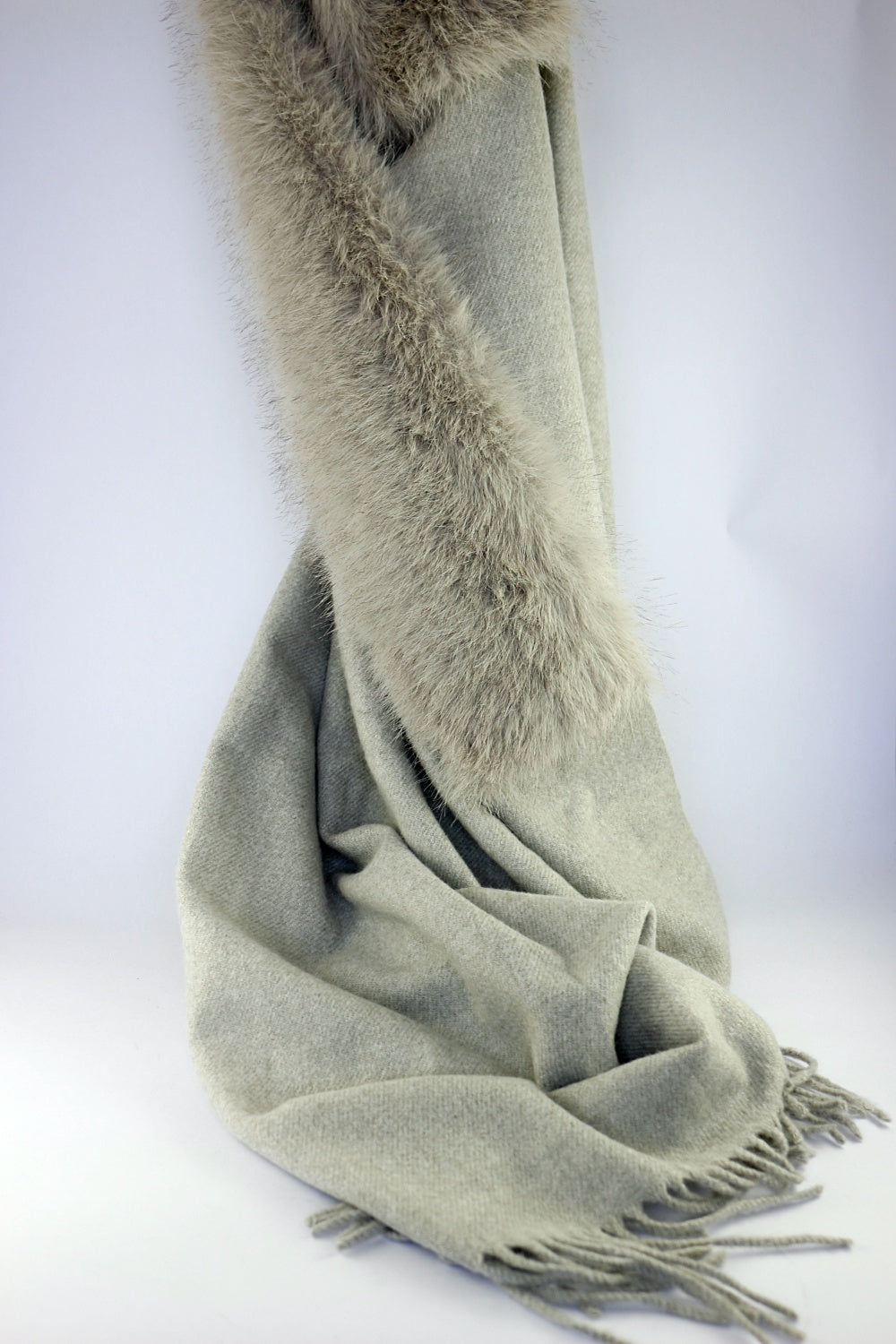 'Nebbiolo' Stole in Soft Grey