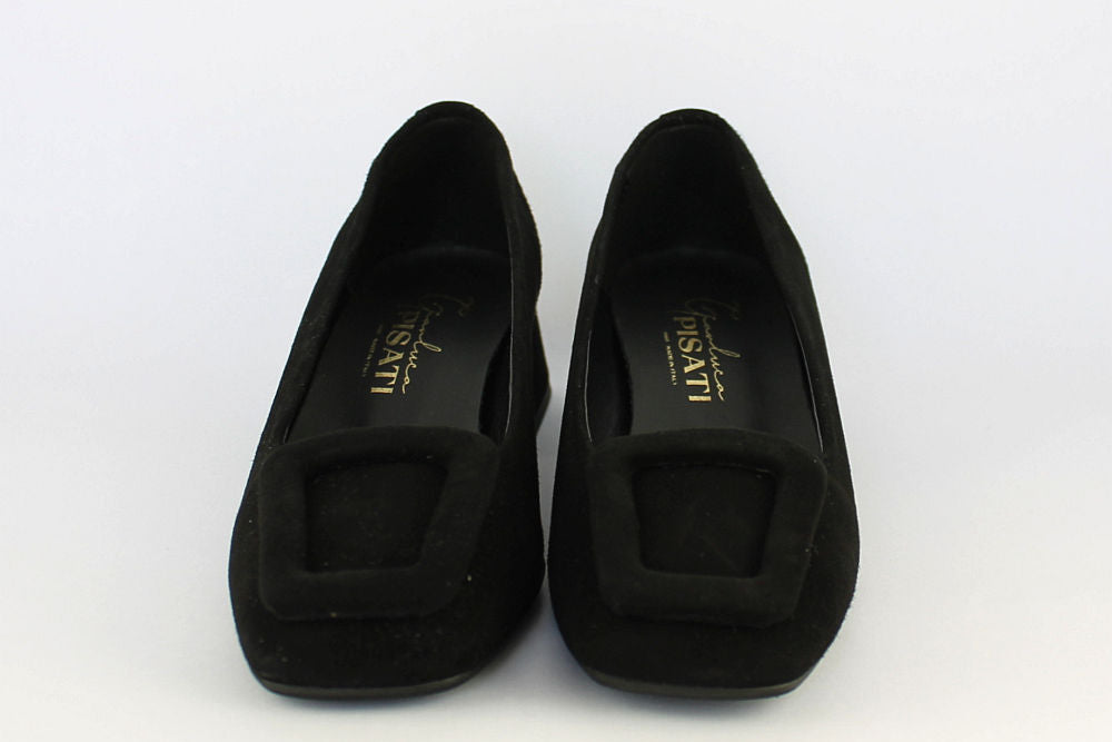 'Hollie' in Black