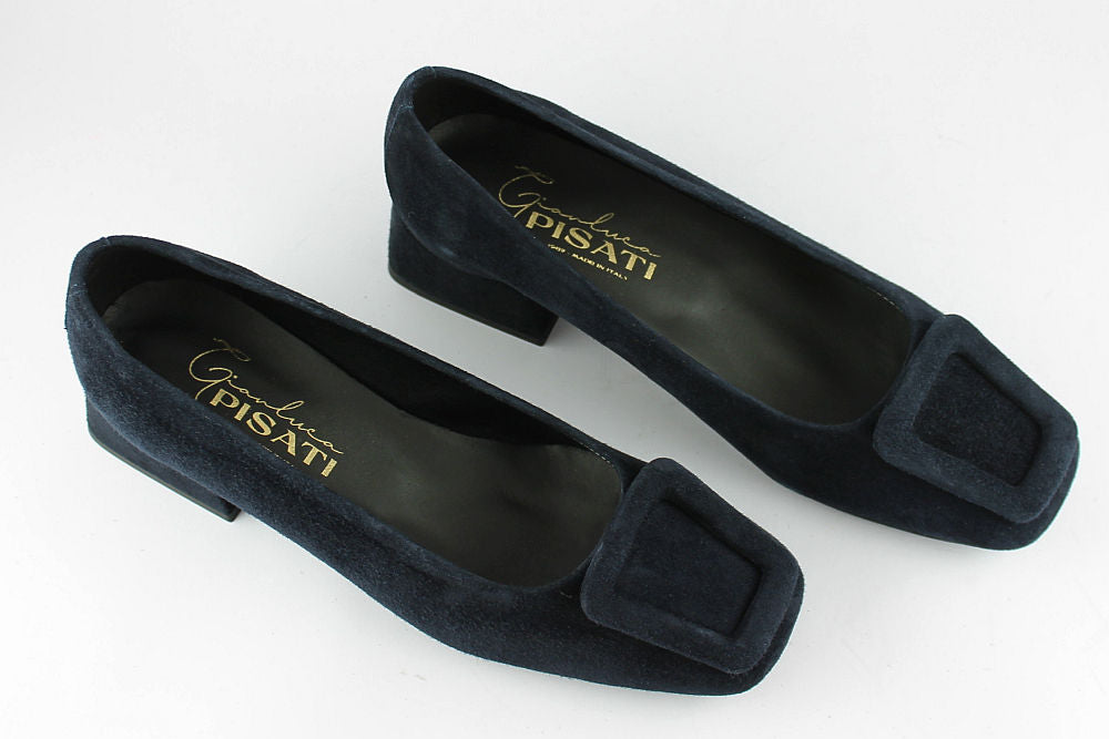 'Hollie' in Navy