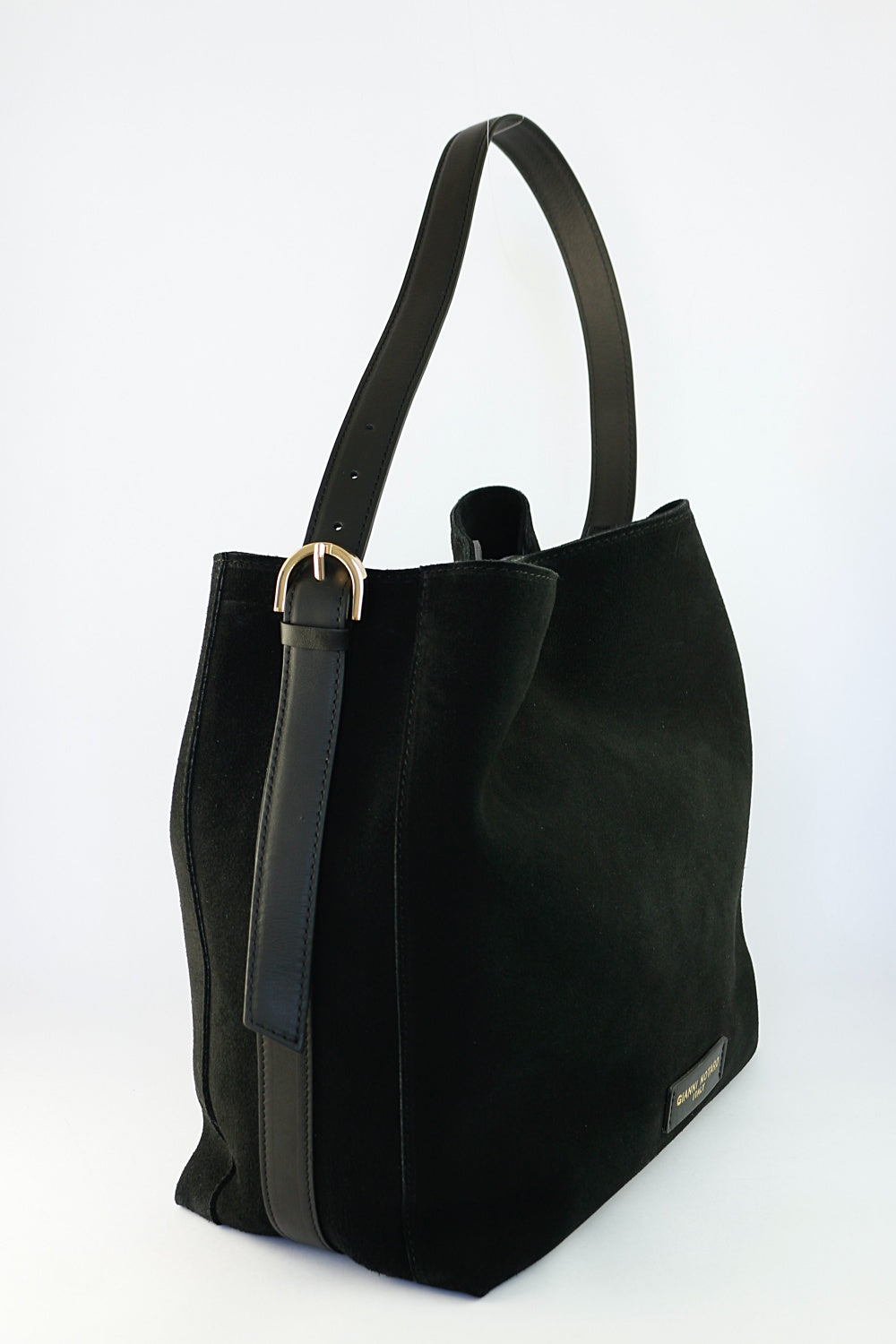 'Elara' n Black