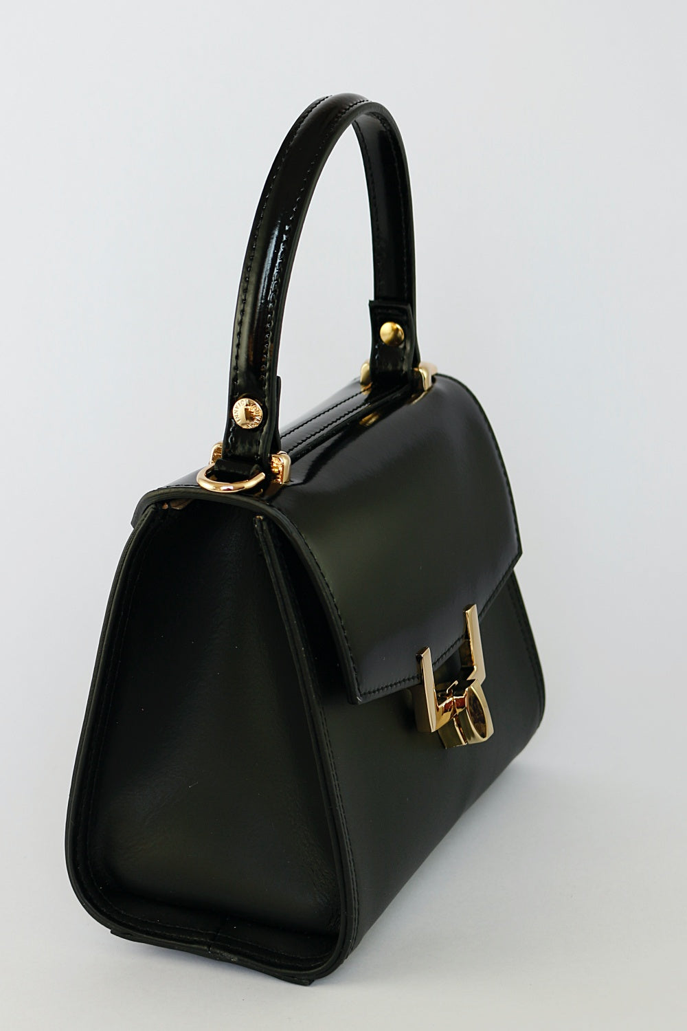 'Zita' in Black