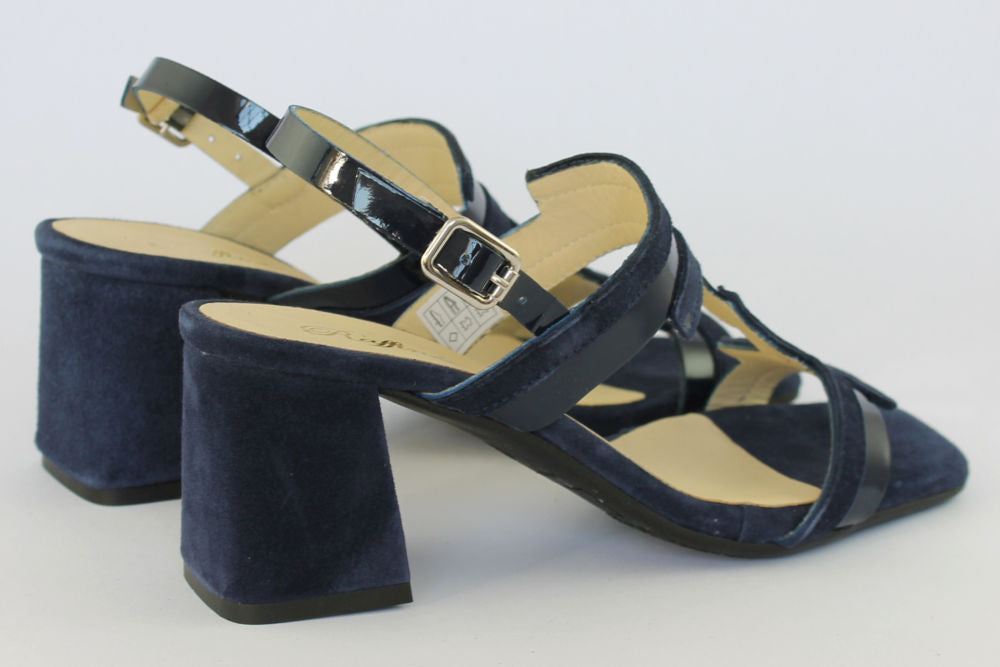 'Gisele' in Navy
