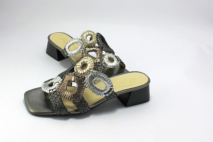 'Justina' in Anthracite