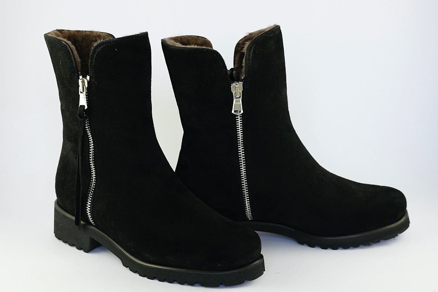 'Como' Sheepskin in Black