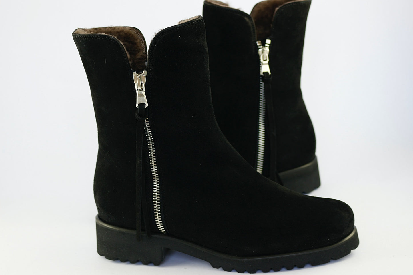 'Como' Sheepskin in Black