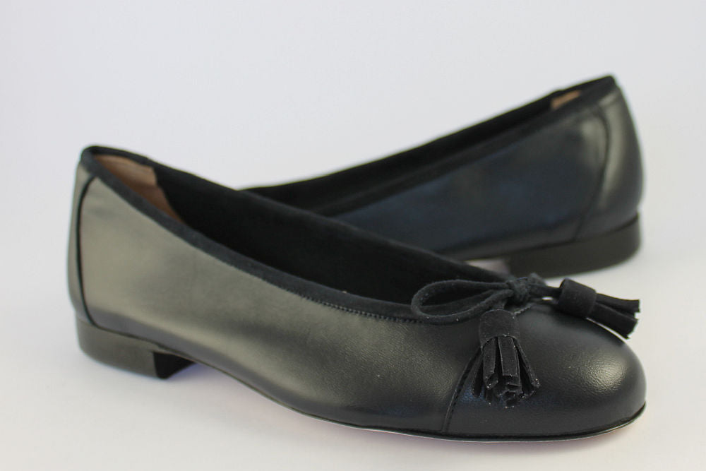 'Portofino' Navy Ballet Pump