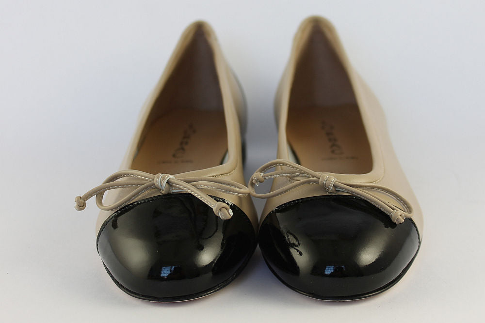 'Rimini' Camel & Black Ballet Pump