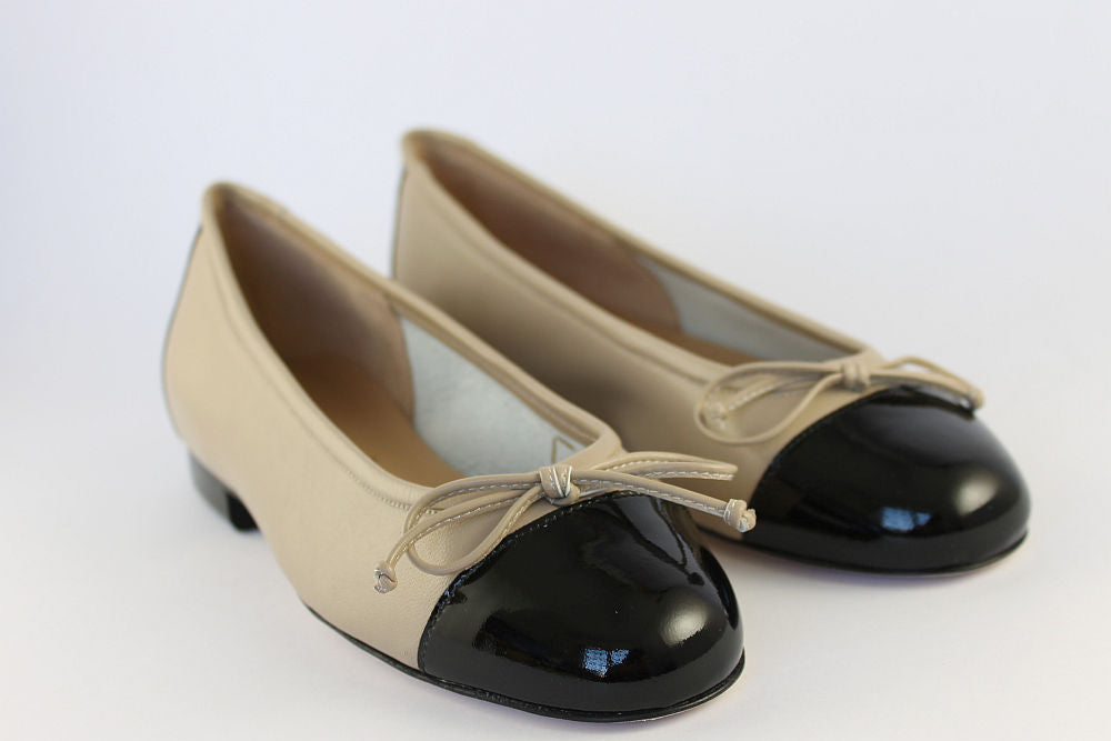 'Rimini' Camel & Black Ballet Pump