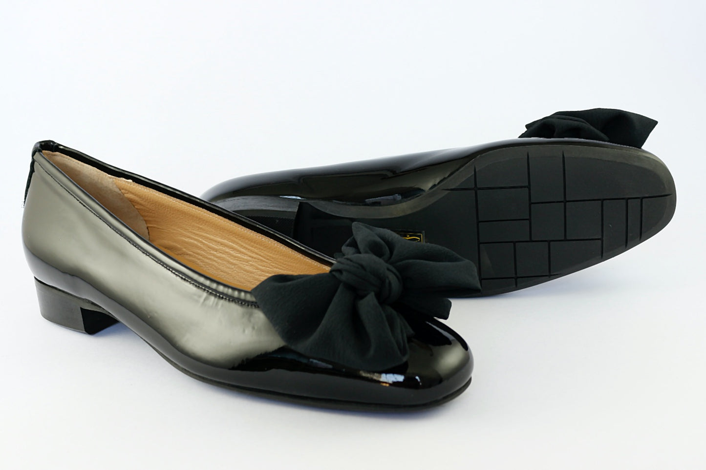 'Tivoli' in Black