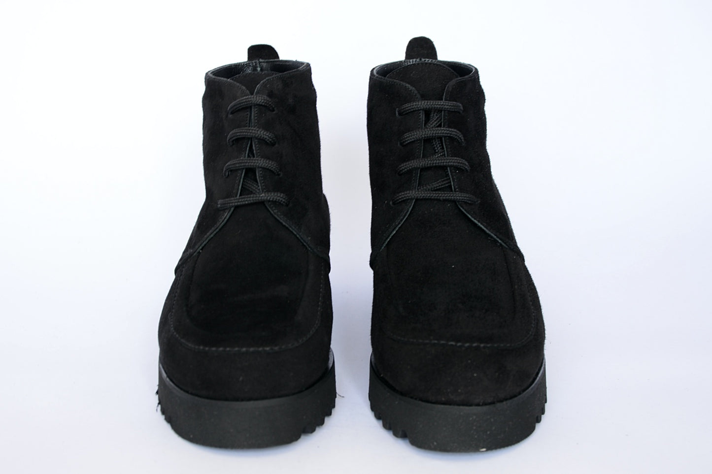 'Trento' in Black