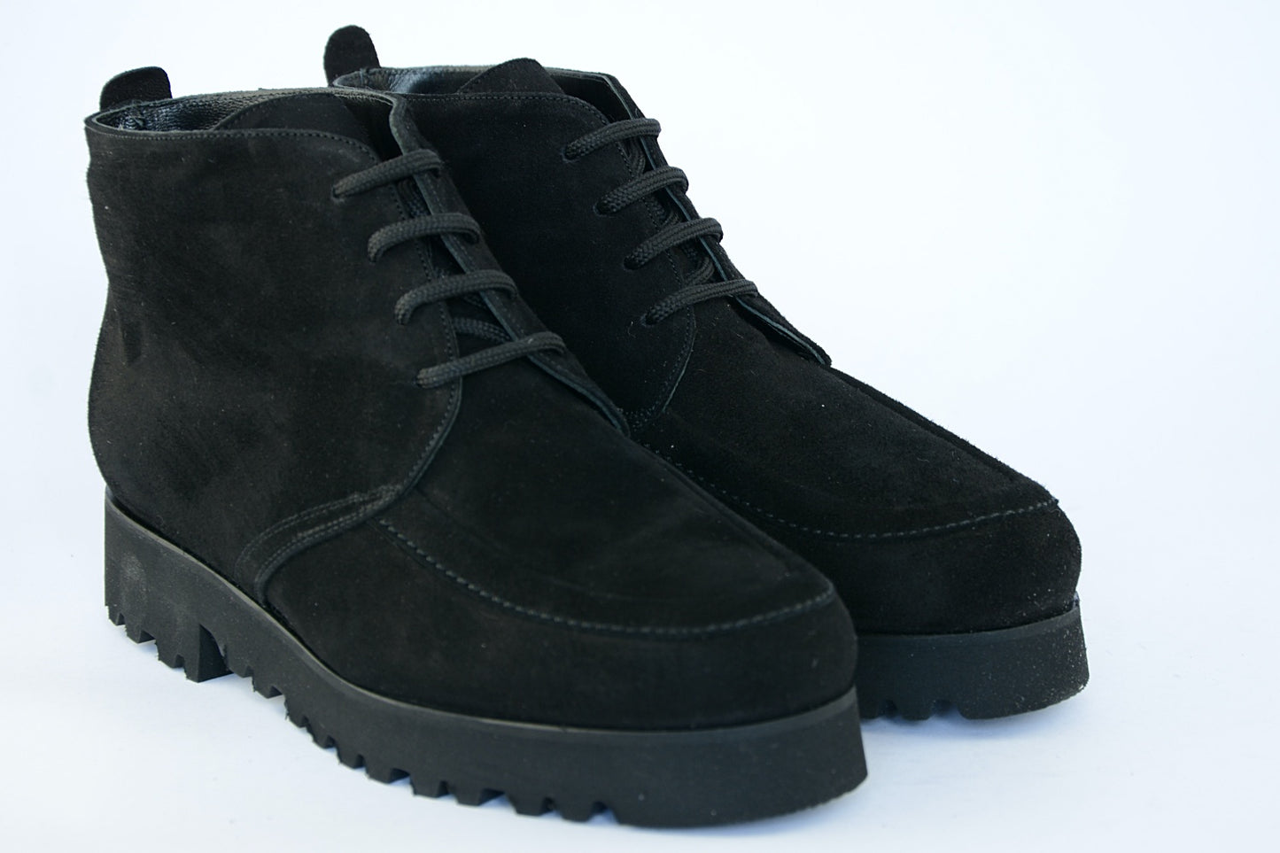'Trento' in Black