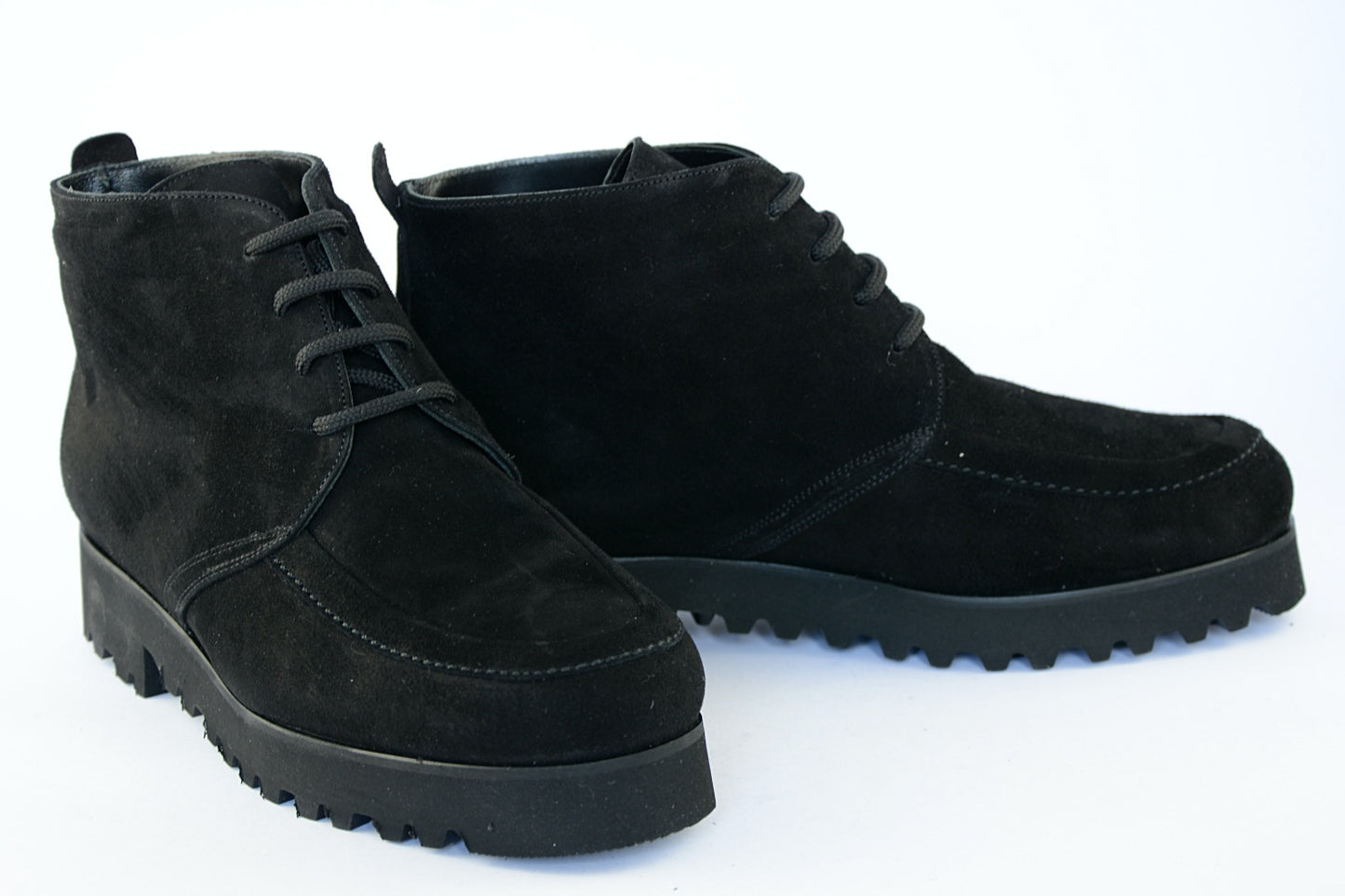 'Trento' in Black