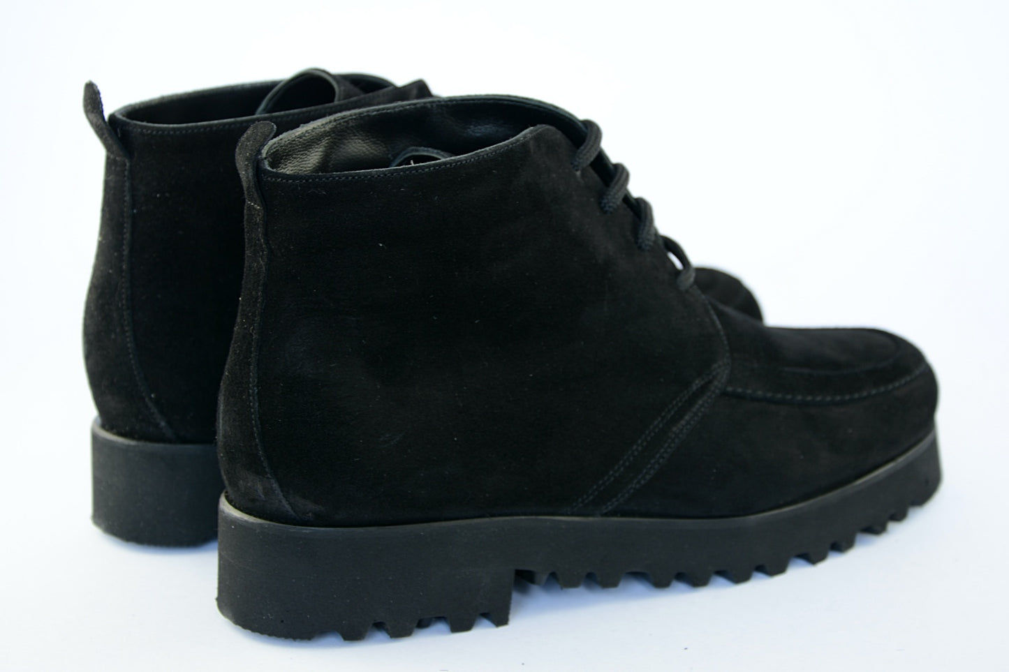 'Trento' in Black