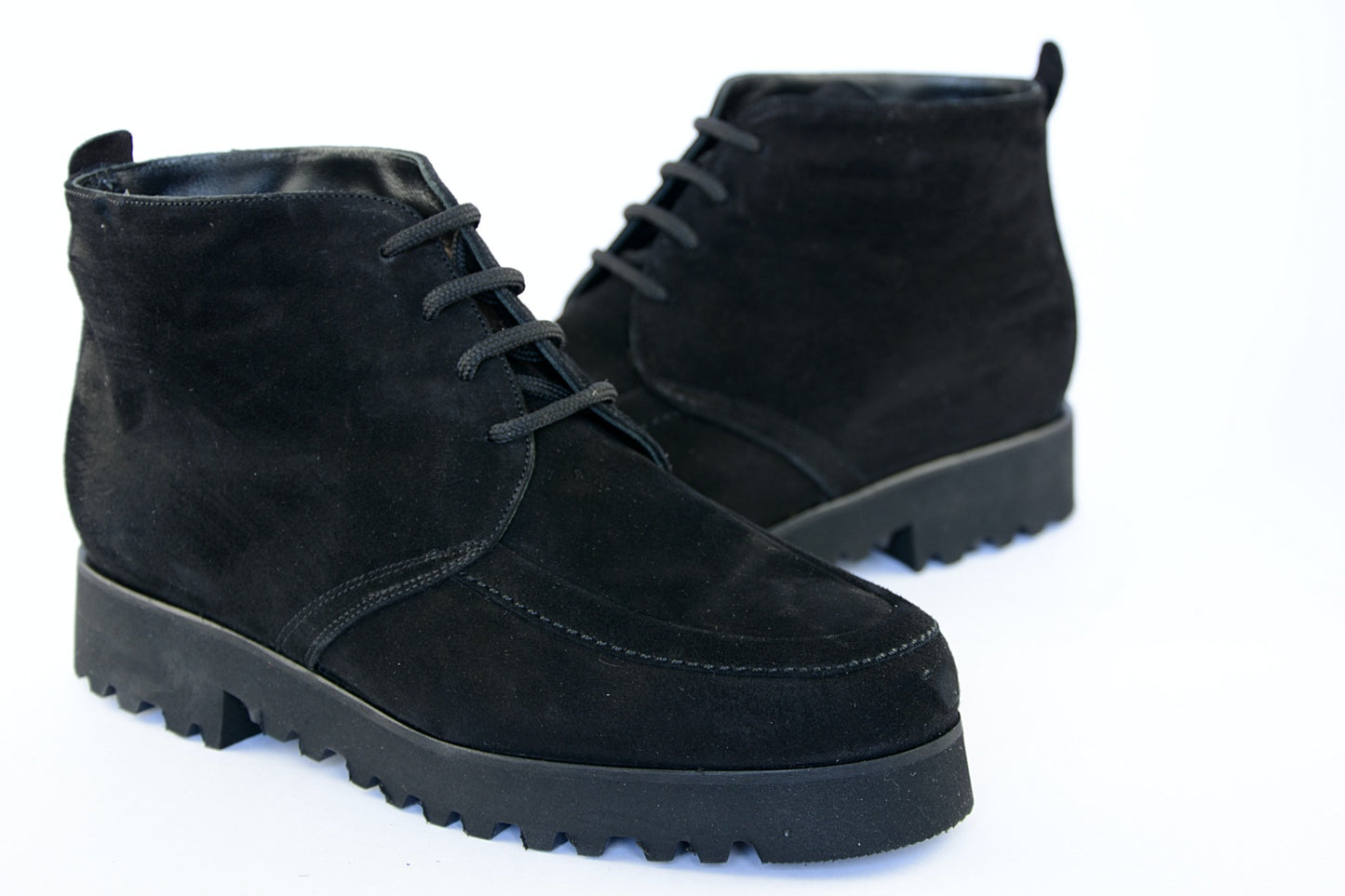'Trento' in Black