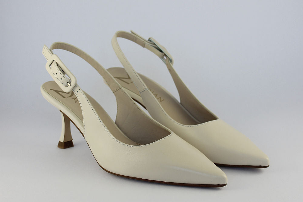'Klara' in Ivory