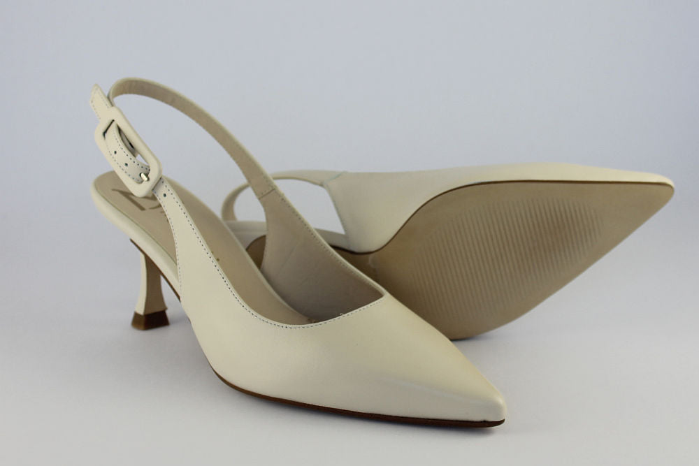 'Klara' in Ivory