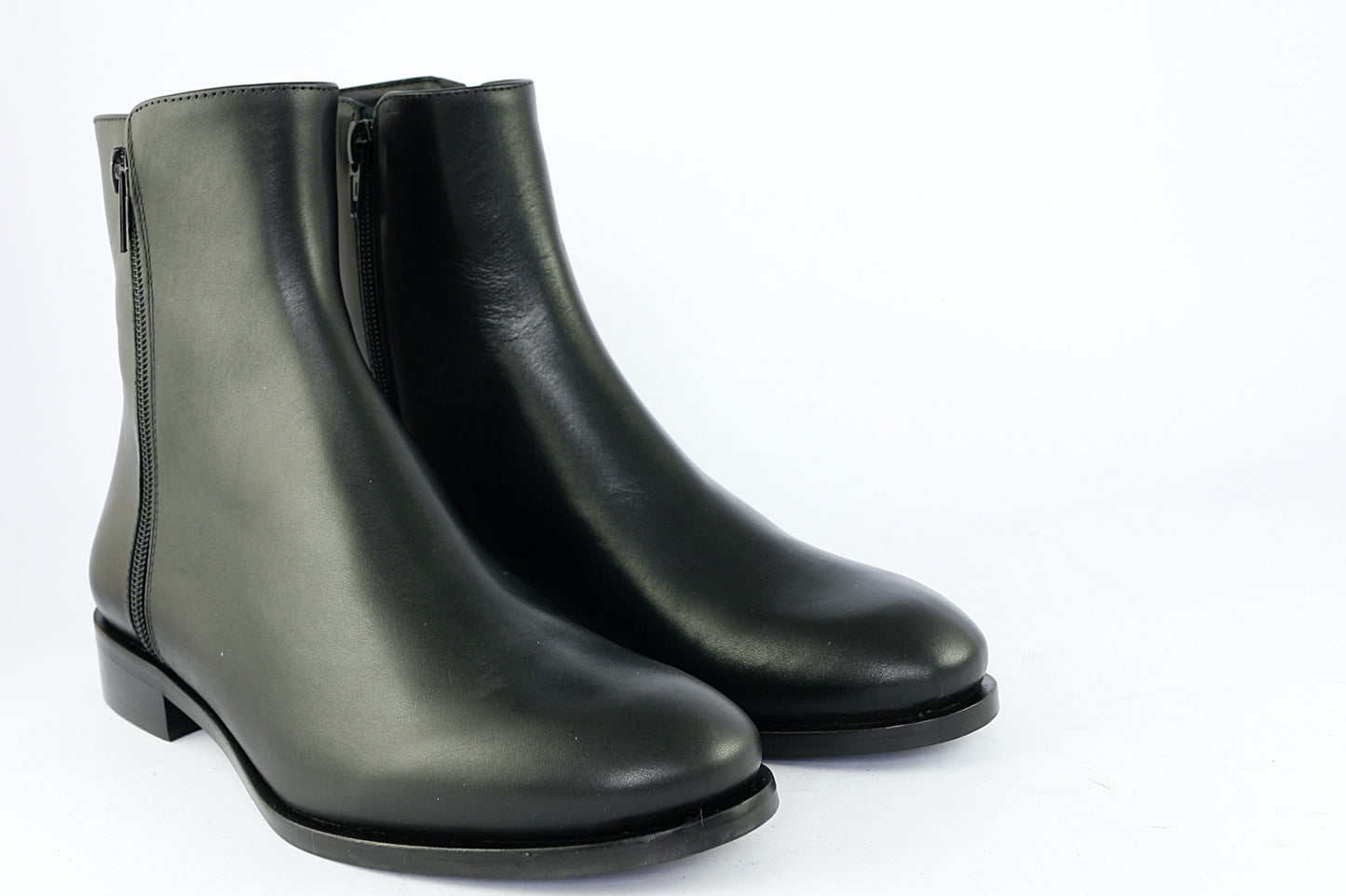 'Tuscany' in Black Leather