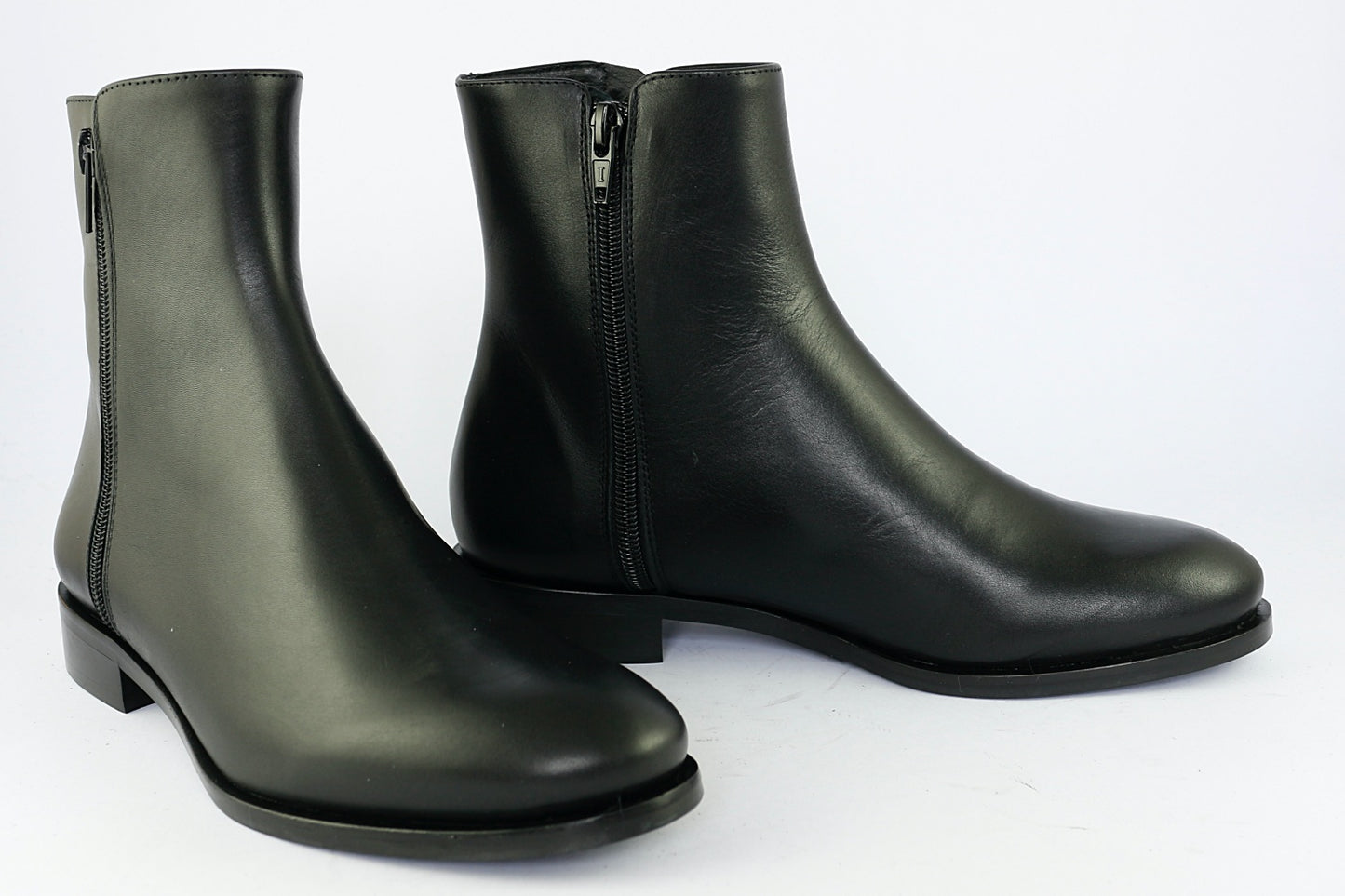'Tuscany' in Black Leather