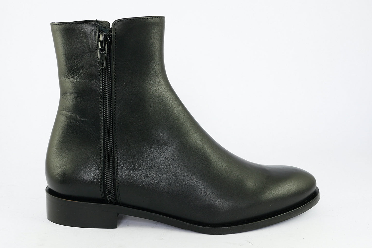 'Tuscany' in Black Leather