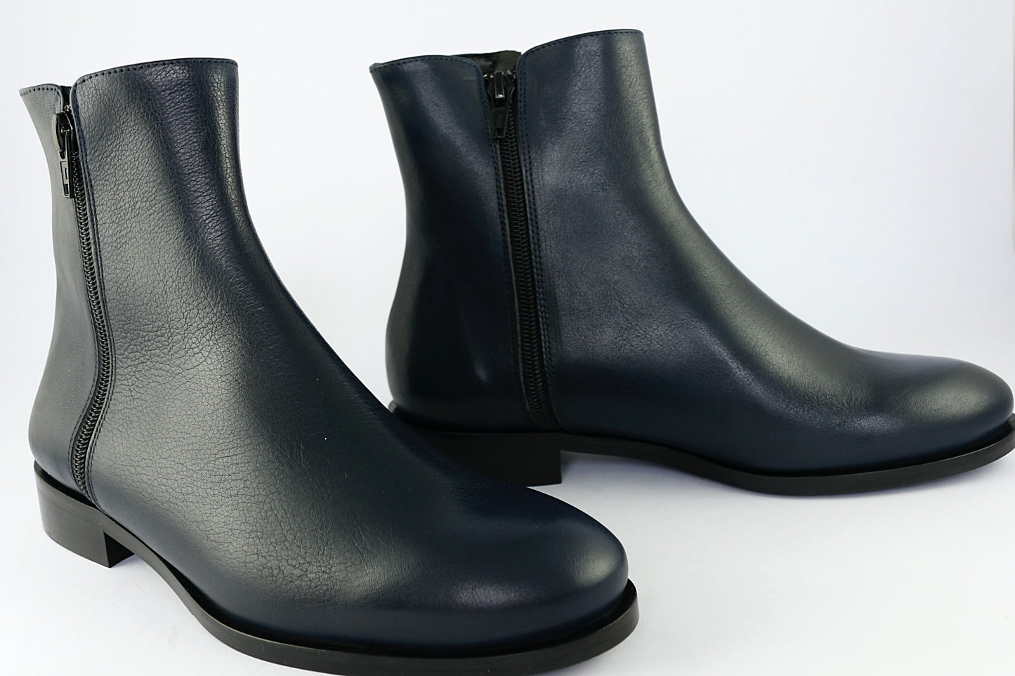 'Tuscany' in Navy Leather