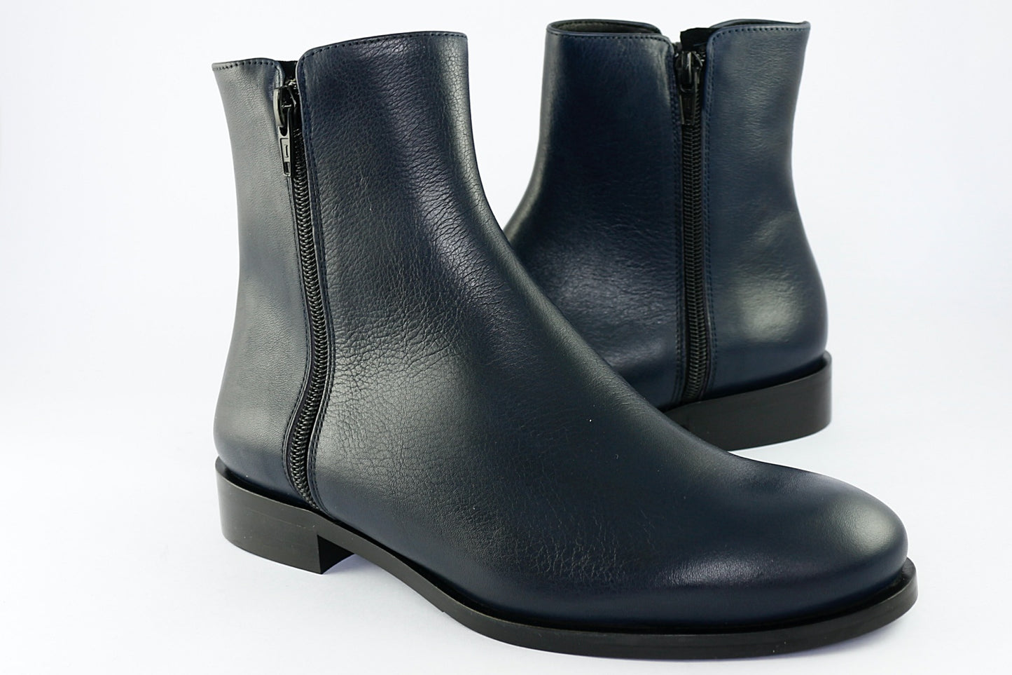 'Tuscany' in Navy Leather
