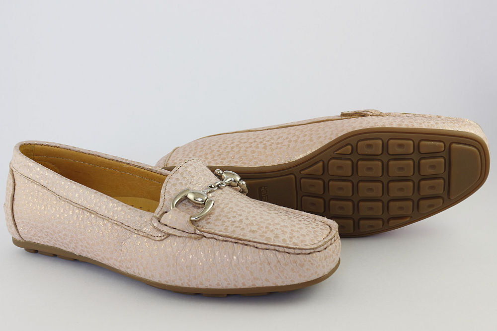 'Gina' in Pink