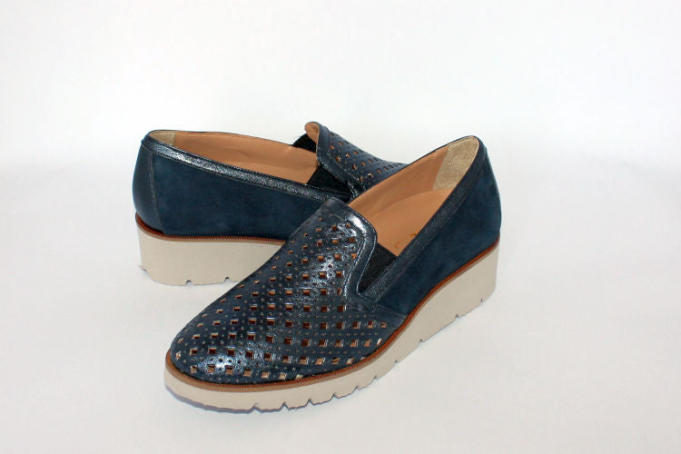 'Savina' in Metallic Blue