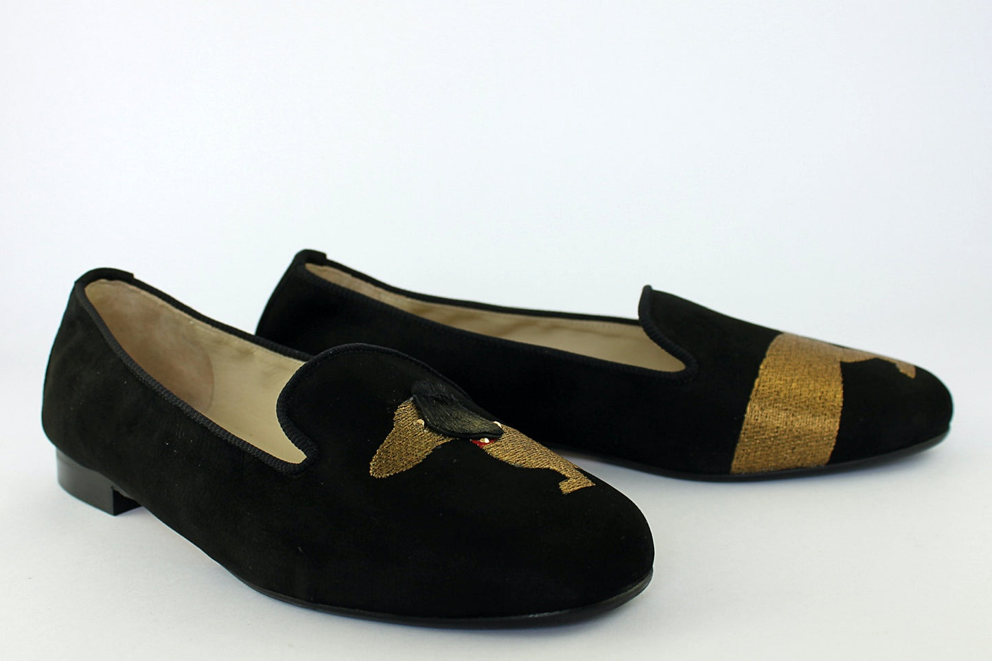 'Daphne' in Black