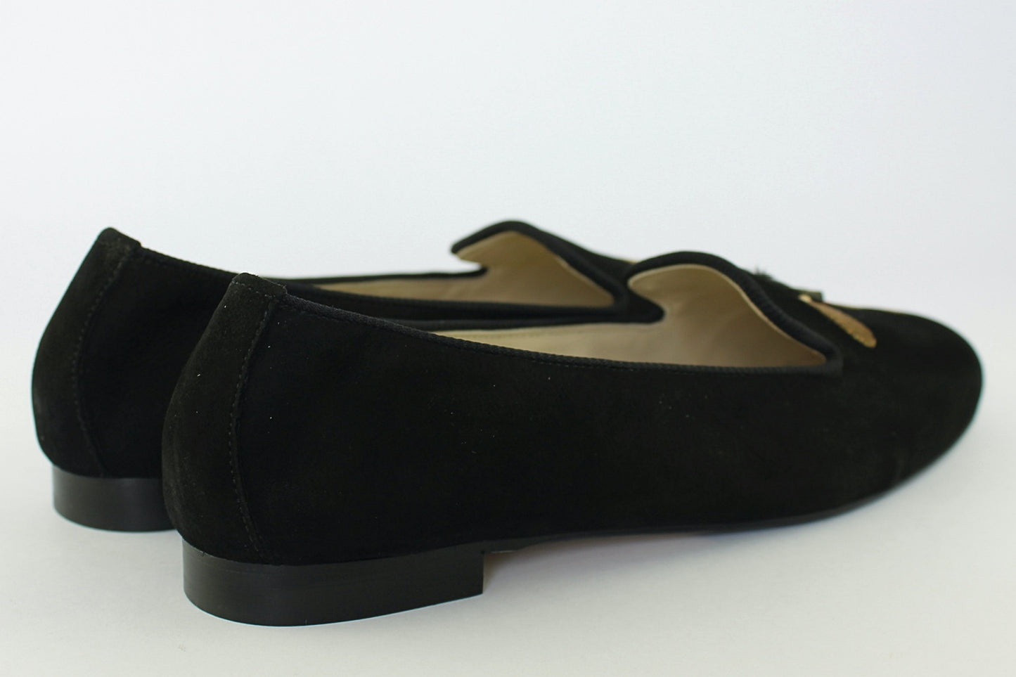 'Daphne' in Black