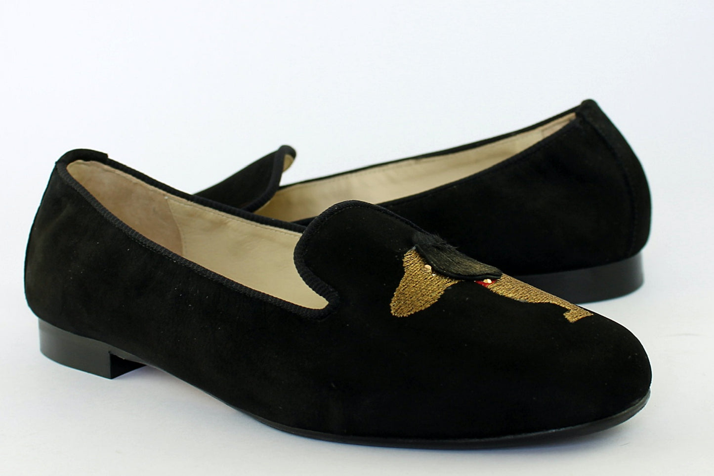 'Daphne' in Black