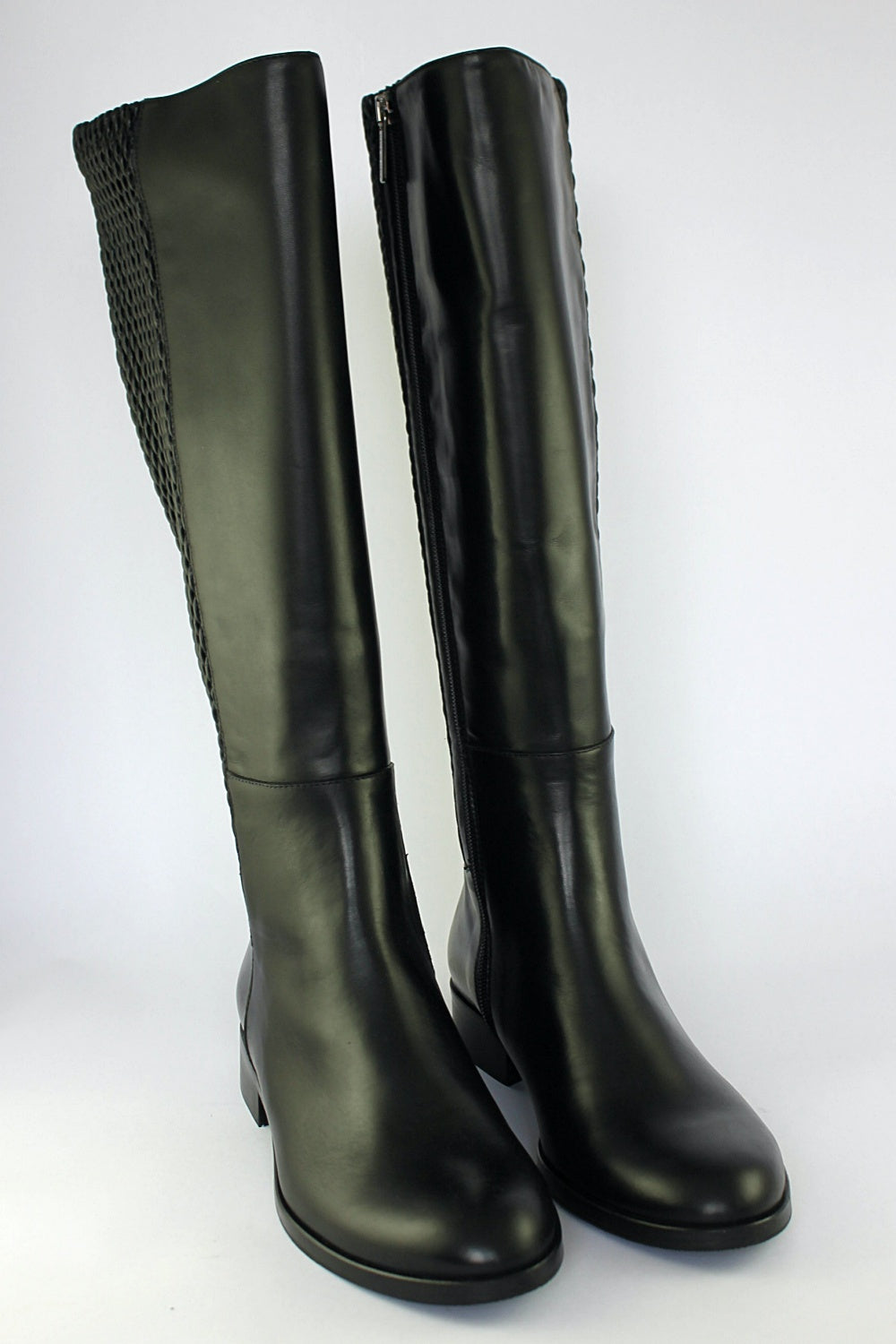 'Lisabetta' in Black