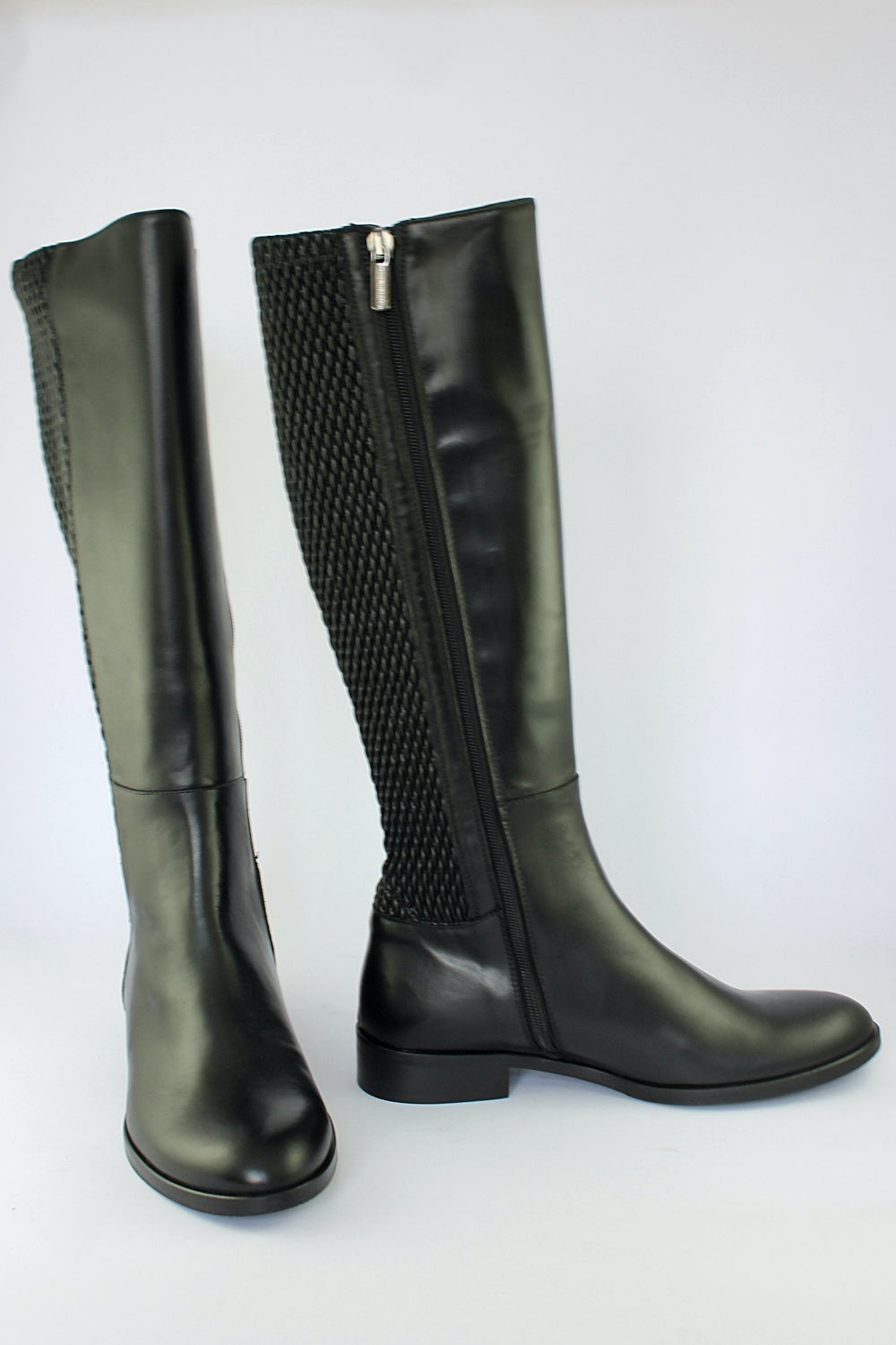 'Lisabetta' in Black