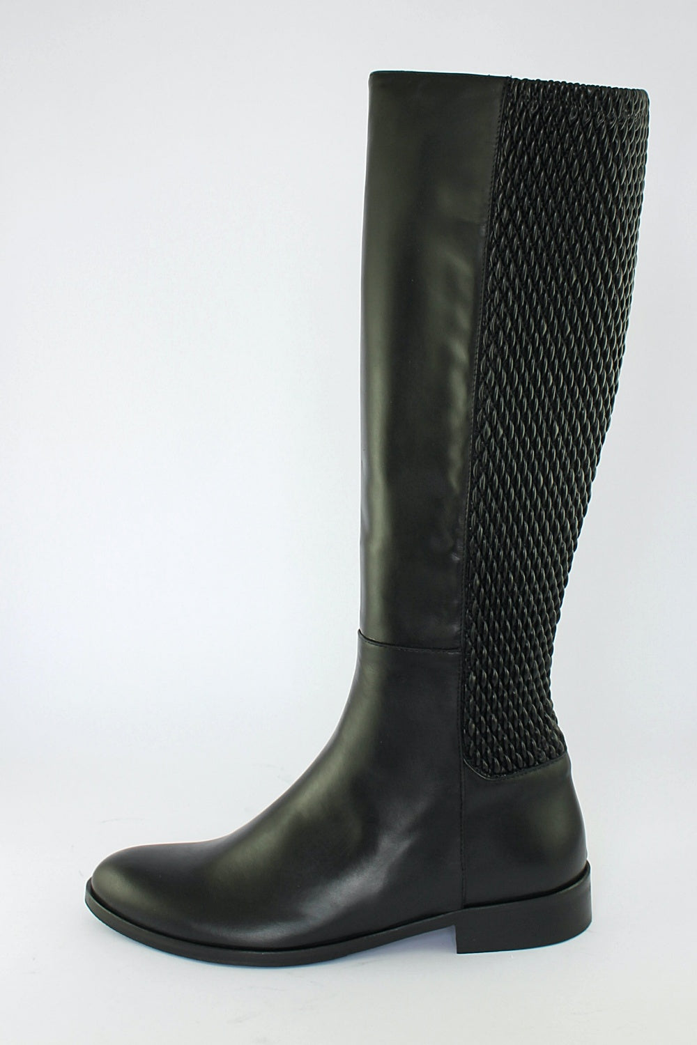 'Lisabetta' in Black