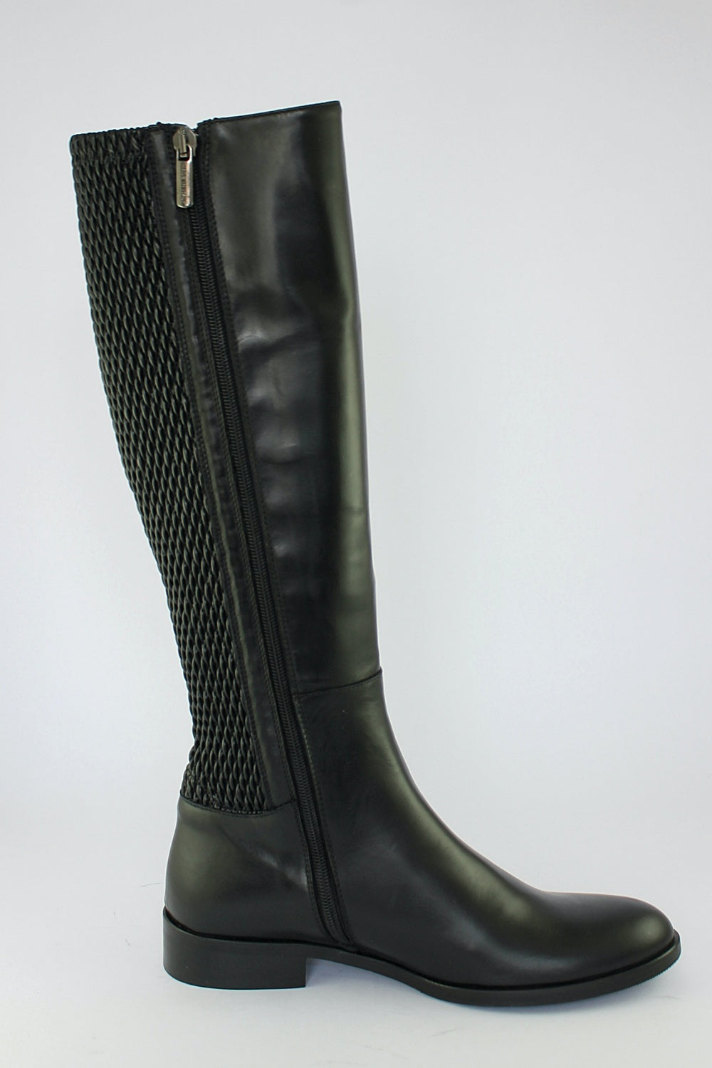 'Lisabetta' in Black